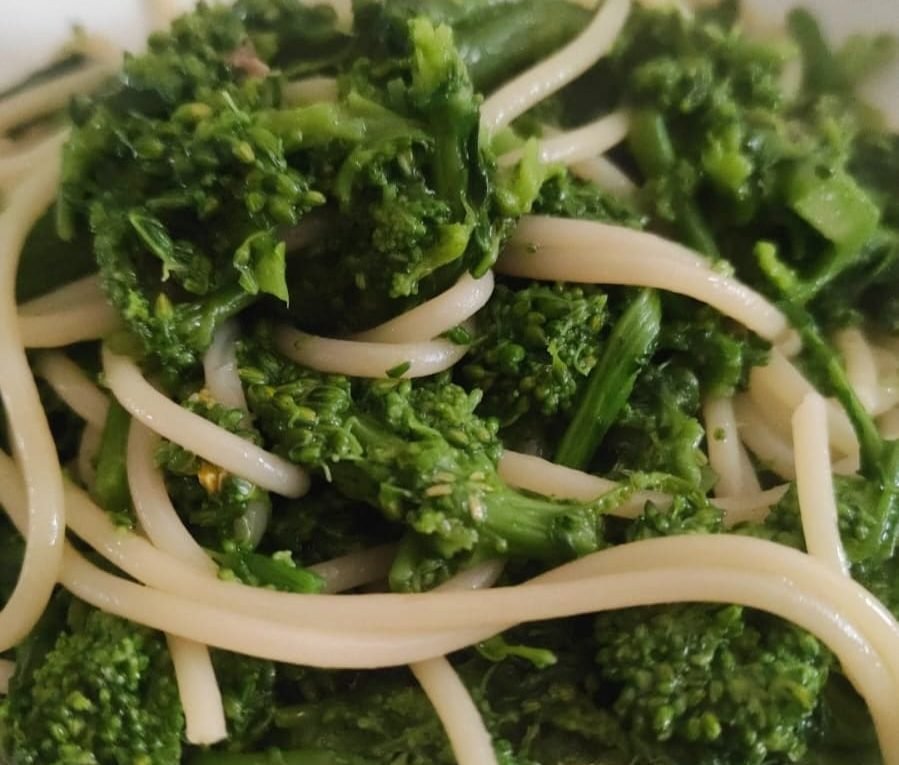 Ricetta Spaghetti con le cime di rape - Ricette Facili e Veloci
